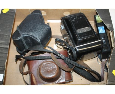 A SELECTION OF VINTAGE CAMERAS