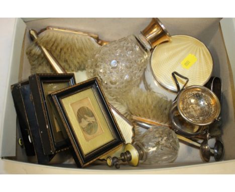 AN ENAMEL DRESSING TABLE SET TOGETHER WITH A SILVER TOPPED PERFUME BOTTLE, FRAMED CIGARETTE CARDS ETC