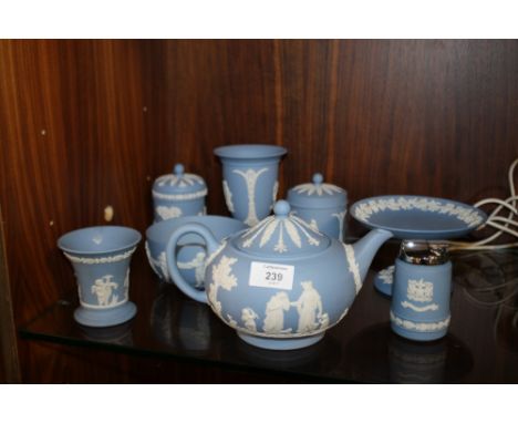 A SELECTION OF WEDGWOOD POWDER BLUE JASPERWARE TO INCLUDE A TEA POT, TABLE LIGHTER ETC. 