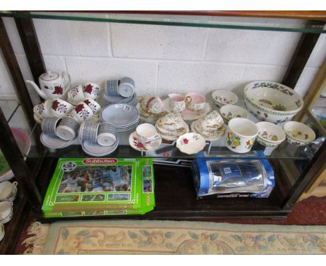 Shelf of collectables to include Portmeirion, Hornsea and Royal Albert