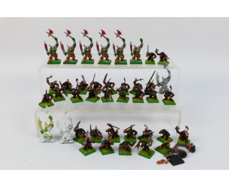 Warhammer - Games Workshop - Citadel - Approximately 40 loose painted Warhammer 40K Space Ork and Warhammer Skaven plastic fi