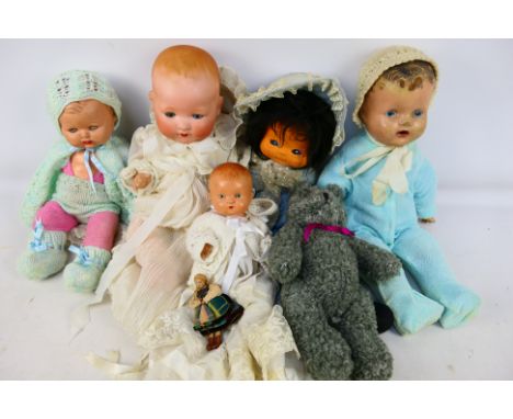 Armand Marseille - Elgate - Others - An assortment of vintage dolls to include AM Germany 351/7K (46cm). Item has a porcelain