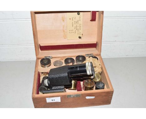 Mixed Lot: Various lenses for microscopes, a Leitz Wtzlar binocular microscope - lacking stand