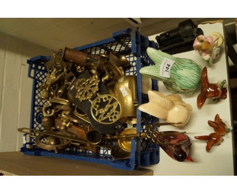A mixed lot of assorted metalware and other items to include Sylvac rabbit, ornamental miners lamp, horse brasses etc.