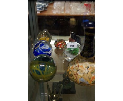 A mixed group of items to include a oriental ceramic vase, a Royal Copenhagen model of a robin, and five various glass paperw