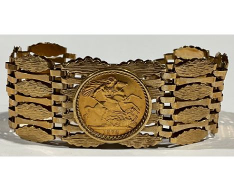 A sovereign gate bracelet each link with four shaped bars divided by bone shaped links,the coin 1978 