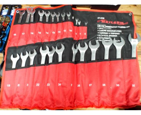 New 25 piece CV metric spanner set