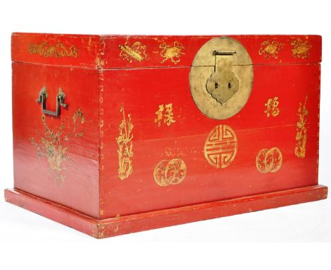 A good 19th Century Chinese Qing Dynasty large red lacquered marriage chest / travel box of rectangular form. The chest havin