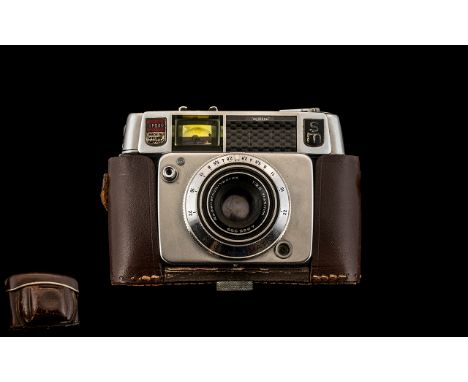 Ilford Sports Master Manumatic Camera 1962 with Prontor - Matic Lens and Tan Leather Camera, Case Holder and Shoulder Strap. 