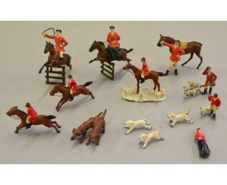 Quantity of small scale cast hunting figures by Heyde and others including hunstmen on horseback and hunstman with hounds. Ov