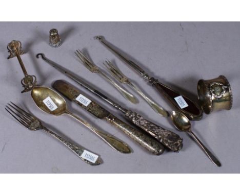 Collection various hallmarked silver pieces including button hook with silver handle, Birmingham 1928; another button hook (a