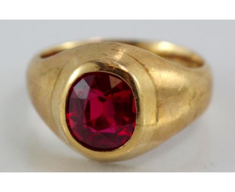 9ct yellow gold synthetic ruby ring Weight: approx 6.13 grams, size: approx K/5.5