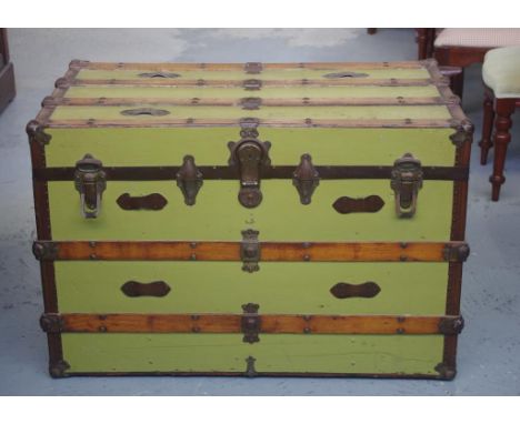 Vintage travel trunk with key, 98cm wide, 55cm deep, 65cm high approx