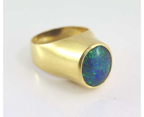 Handmade 18ct yellow gold and opal ring (doublet or triplet), weight: approx 9.23 grams, size: approx J-K/5