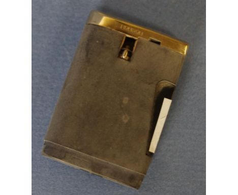 Vintage Ronson USA Varaflame lighter gilt top, side squeeze operation.