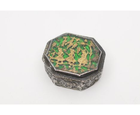 Indian thewa gold glass and gilt snuff box, Pratapgargh, Rajasthan, 19th Century, octagonal form, the hinged cover worked wit
