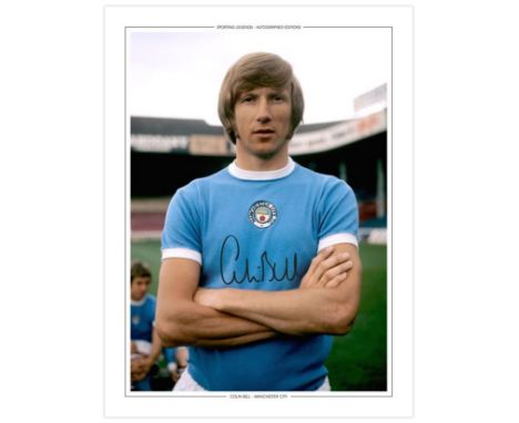 Autographed COLIN BELL 16 x 12 Edition : Iconic Manchester City midfielder COLIN BELL poses for photographers during a photo-