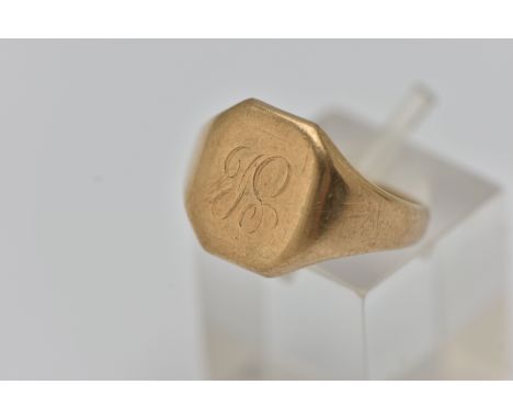 A GENTS 9CT GOLD SIGNET RING, square form with cut off corners, engraved initials, to a polished band, reverse of the signet 