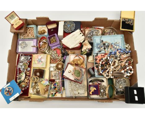 A BOX OF ASSORTED COSTUME JEWELLERY AND ITEMS, to include various beaded necklaces, brooches, faceted aura borealis beaded ne