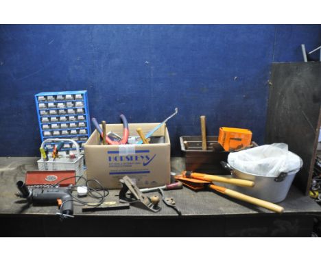 A BOX, A TRAY AND A HARDWARE CADDY CONTAINING TOOLS AND HARDWARE including a Record No 4 plane, a Record No 051 Spokeshave, a