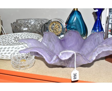 A GROUP OF STUDIO GLASS AND A ROYAL SCOT CRYSTAL MANTEL CLOCK, to include a Murano style lamp base, height 31cm to top of bra