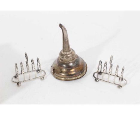 George III silver wine funnel of conventional form, with detachable spout and, possibly associated muslin ring and muslin lin