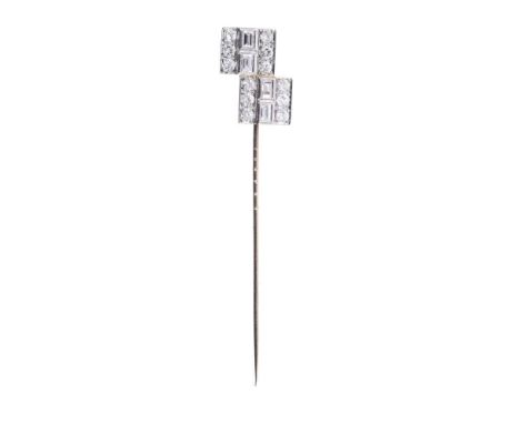 Art Deco-style diamond stick pin of geometric design with two obliquely set squares with baguette cut and brilliant cut diamo