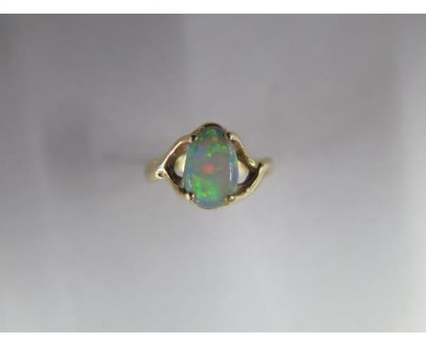 A 14ct yellow gold opal ring size L/M - approx weight 3.1 grams 