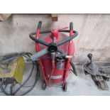 Grit blasting pot,