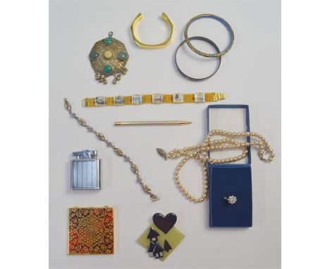 Mixed jewellery including white stone cluster ring, Lucinda Yates 'House Pins' American brooch, Conway Stewart propelling pen