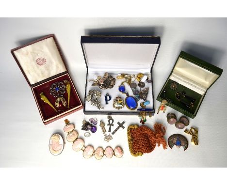 Vintage and antique jewellery including cameo bracelet and brooch, white metal rose spray brooch, rose quartz set ring and ea