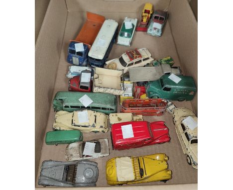 A selection of mixed vintage diecast vehicles including Dinky etc 