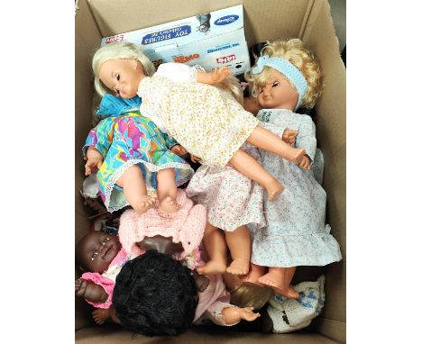 A collection of vintage plastic dolls&nbsp; 