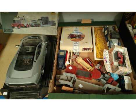 A Large scale Maisto Jaguar XJ220 length 39cm and a collection of boxed and unboxed diecast Corgi and other similar vehicles 