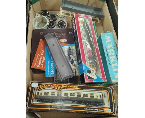 00 gauge in 2 boxes, rolling stock, coaches inc. 2 mainline, 4 engines inc. Marklin V160, Mehano Boeing Vertol, Lima 20 5210 