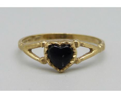 A 9ct gold ring, 1.1g, O 