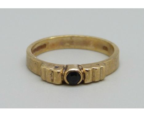 A 9ct gold ring, 2.1g, J, a/f 