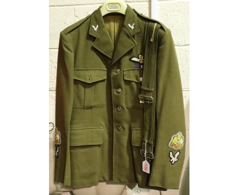 British Army Air Corps Warrant Officer helicopter pilots uniform tunic and belt. P&amp;P Group 3 (£25+VAT for the first lot a