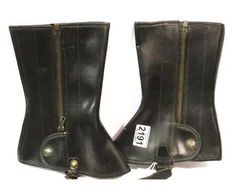 Pair of unissued Swiss Army zipped gaiters. P&amp;P Group 1 (£14+VAT for the first lot and £1+VAT for subsequent lots) 