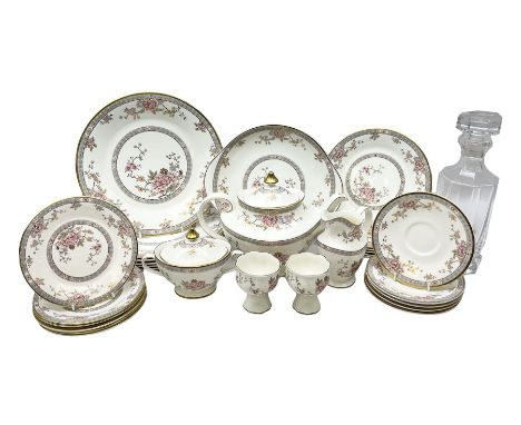 Royal Doulton Canton pattern tea and dinner wares comprising teapot, milk jug, twin handled lidded sucrier, cake plate, six d
