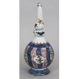 A GOOD CHINESE KANGXI PERIOD ISLAMIC MARKET UNDERGLAZE-BLUE & ENAMELLED PORCELAIN SPRINKLER VASE,
