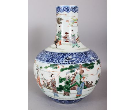 A LARGE CHINESE FAMILLE VERTE PORCELAIN BOTTLE VASE, the base with a Qianlong seal mark, 10.5in wide at widest point &amp; 14