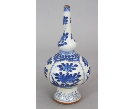 A GOOD CHINESE KANGXI PERIOD ISLAMIC MARKET BLUE &amp; WHITE PORCELAIN SPRINKLER VASE, circa 1700, painted with panels of flo