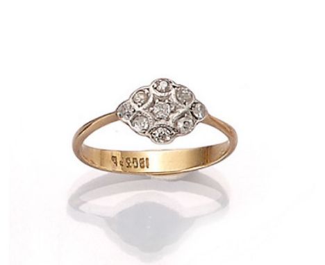 18 kt Gold Ring mit Diamanten,   GG 750/000, 9 in Platin gefasste Altschliffdiamanten zus. ca. 0.32 ct Weiß-l.get.Weiß/si-p, 