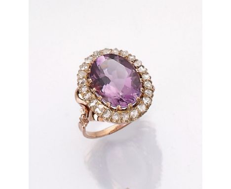 14 kt Gold Ring mit Amethyst und Diamanten, deutsch um 1890,   RG/GG 585/000, gepr., ovalfacett. Amethyst ca. 1.00 ct, umgebe