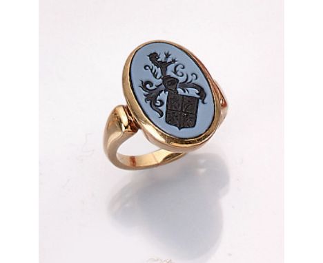14 kt Gold Siegelring,   GG 585/000, ovaler Ringkopf mit Lagenstein im Intaglio, Darstellung eines Wappens mit aufsteigendem 