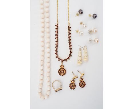 Vintage jewellery including and almandine garnet and gilt metal parure, comprising necklace, earrings and ring, three pairs o