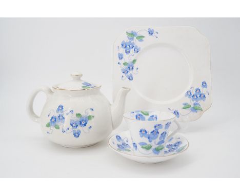 Colclough teawares, N. 4212 (teapot and 1 cup a/f)