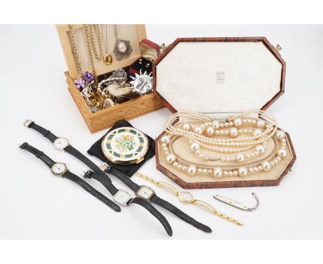 A vintage British stately home souvenir jewellery box containing vintage costume jewellery, including a double dress clip, br