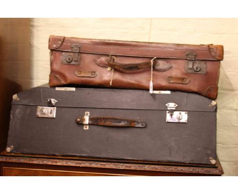 Vintage leather case and car trunk (2)